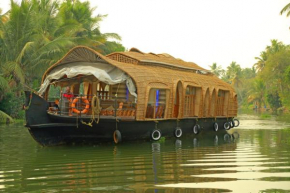 Waterrail houseboat
